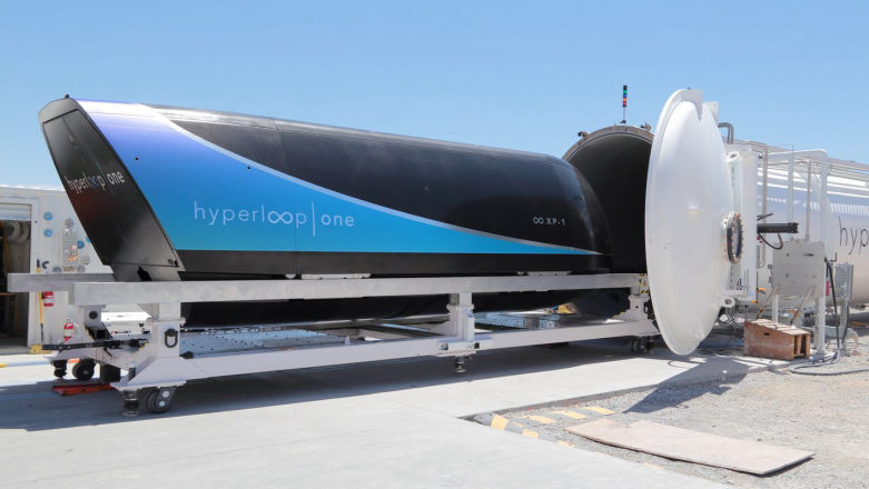 Miliarder rywalizujący z Elonem Muskiem inwestuje w hyperloop. Projekt może przyspieszyć