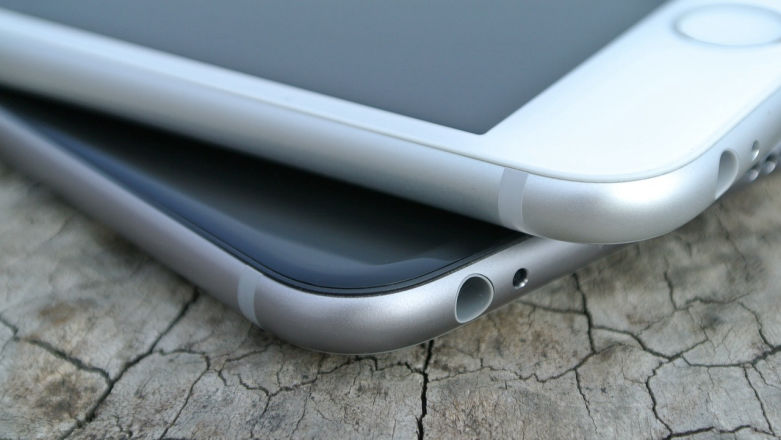 Wystarczyła wzmianka o Apple i akcje mniejszej firmy poszybowały w górę. Szaleństwo...