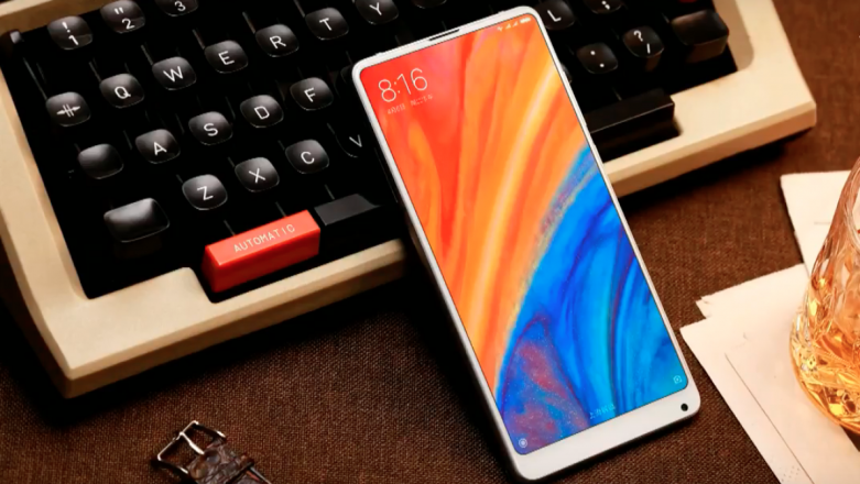 Xiaomi Mi Mix 2s oficjalnie, ze śmiałym porównaniem do iPhone X