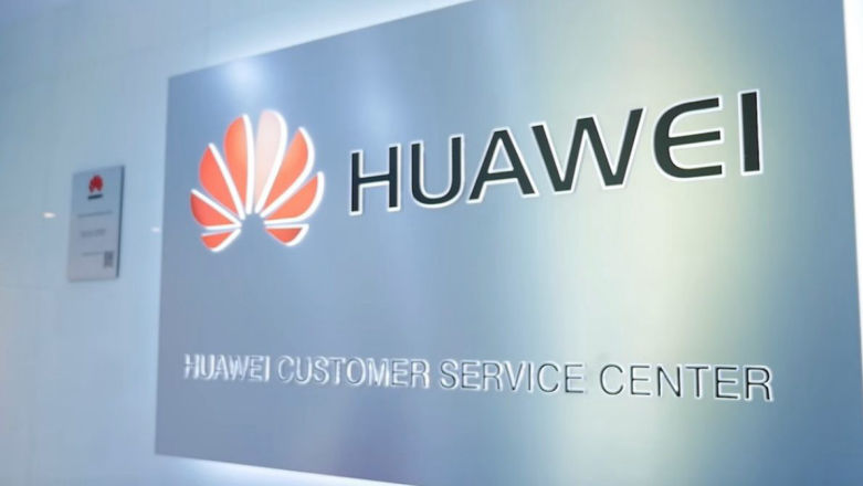 Odbitki zdjęć, grawerowanie smartfona - tak wygląda lokalny salon serwisowy Huawei