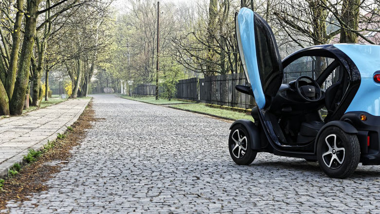 Renault Twizy – test. Elektryczny pojazd czterokołowy pomiędzy samochodem a skuterem