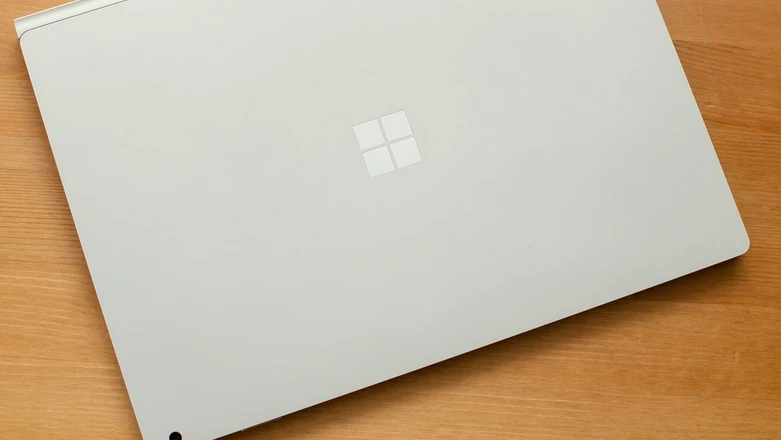 Najbardziej problematyczne premium od Apple i Microsoftu. Teraz Microsoft Surface Book nie widzi karty graficznej