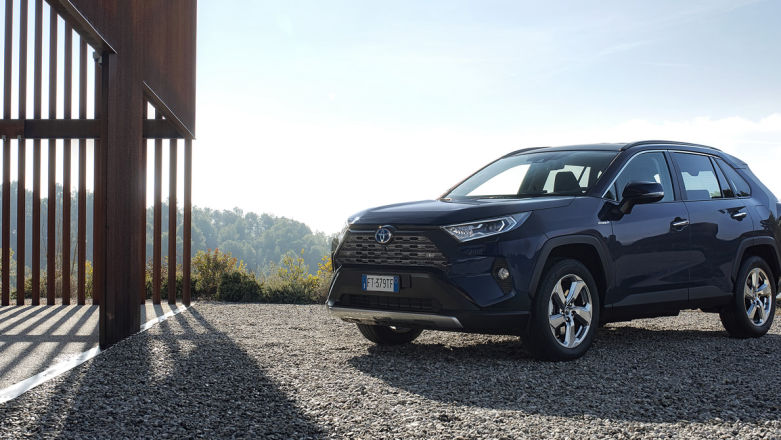 Nowa Toyota RAV4 Hybrid – zaskakująco oszczędna i dopracowana. Pierwsza jazda próbna