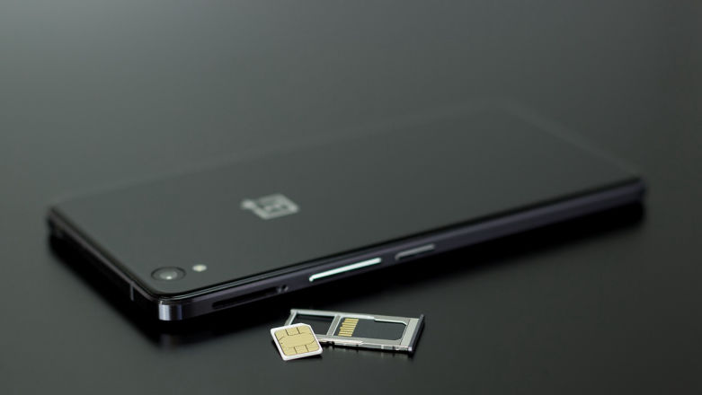 Wybieramy najlepszą ofertę na kartę na nadajnikach Orange, Play, Plus i T-Mobile