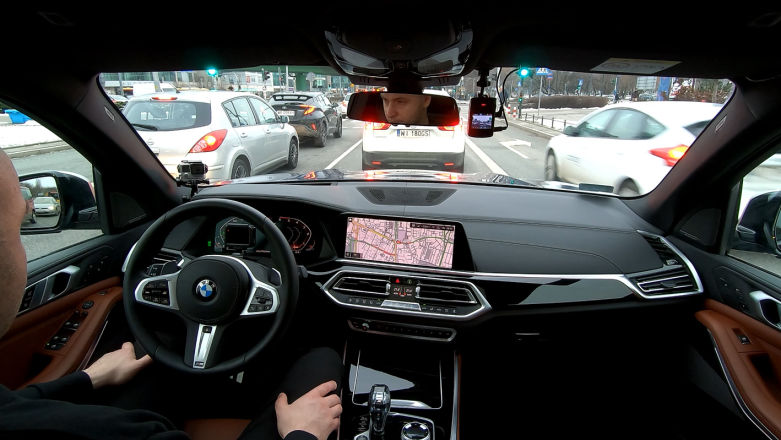 BMW 3, 8, X5, X7 mają najlepszego asystenta jazdy w korku! Nawet kilkadziesiąt minut bez ingerencji kierowcy