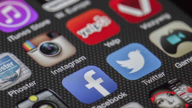 Facebook bawi się w archeologa. Nowa funkcja rodem z kultowego serwisu społecznościowego