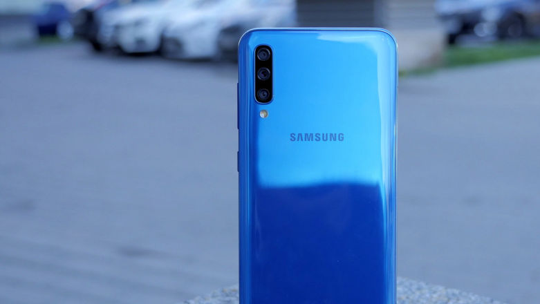 Ekran czaruje, zdjęcia “jak z lustrzanki”, ale odblokujecie go tylko pinem. Samsung Galaxy A50 - recenzja
