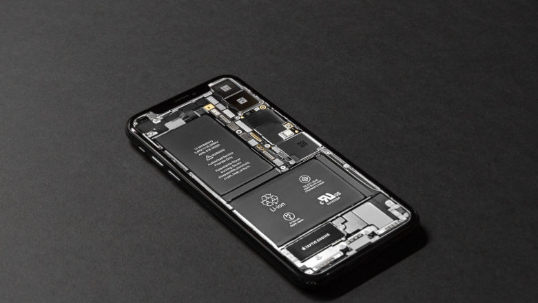 Moje sposoby na oszczędzanie baterii w iPhonie - jak przedłużyć czas pracy?