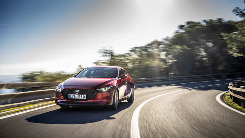 Mazda Skyactive-X oficjalnie wchodzi do oferty, znamy już cenę w Polsce