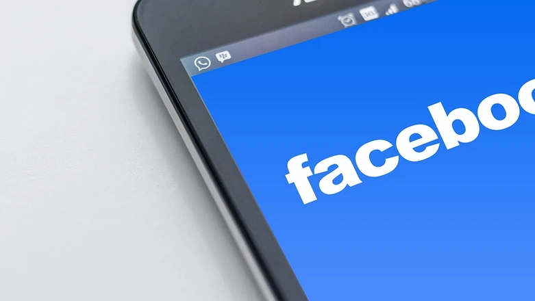 Ostatnia prosta: ciemny motyw Facebooka i WhatsApp na Androida prawie gotowe!