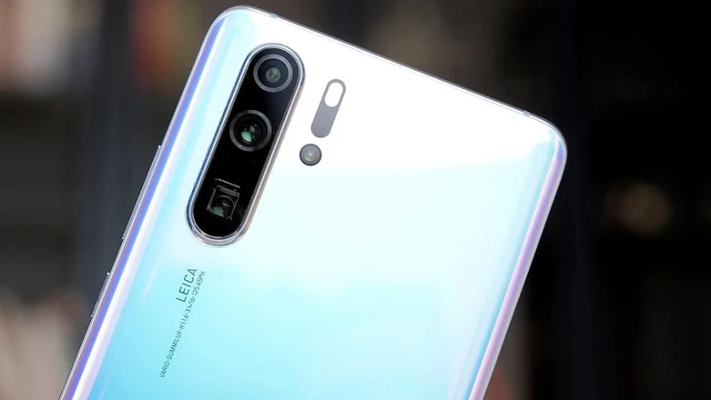 Sprawdzamy i porównujemy ceny Huawei P30 Pro, P30 i P30 lite u naszych operatorów i w sklepie