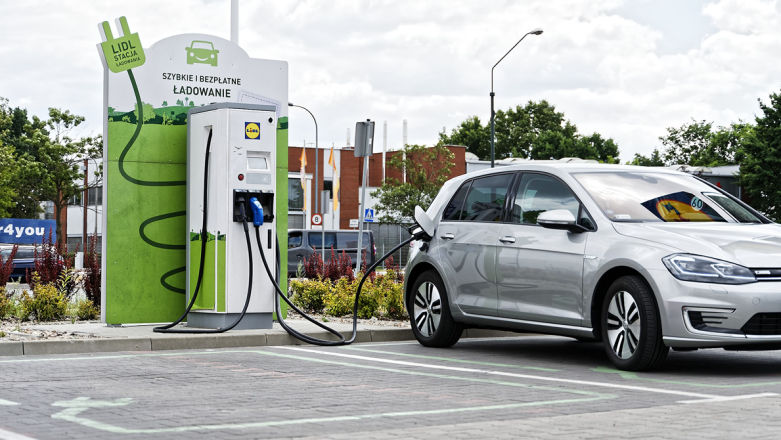Gdzie, jak i za ile naładuję swoje elektryczne auto? Volkswagen e-Golf w praktyce