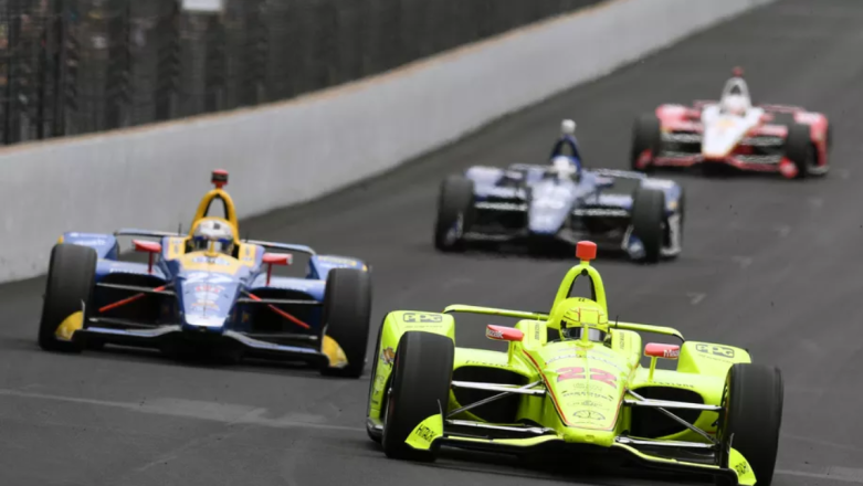 Elektryczny pościg. IndyCar wierzy w hybrydy jako magnes na widzów