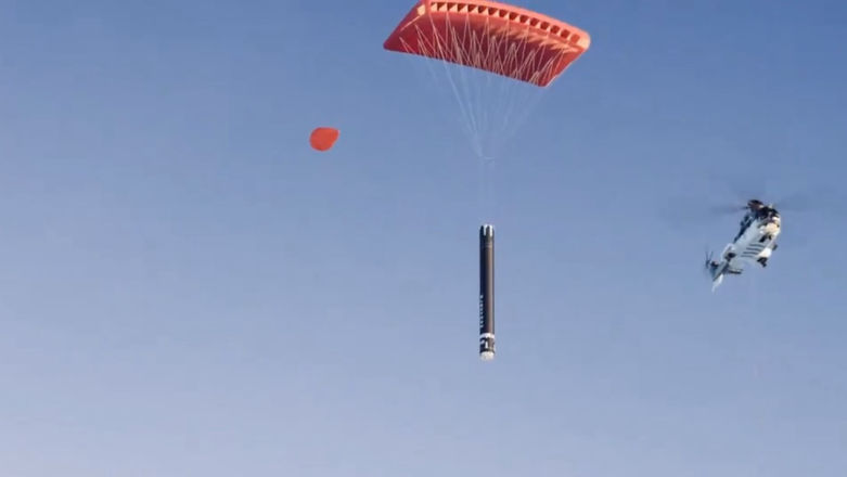 SpaceX łapie owiewki, a oni chcą łapać całe rakiety... helikopterem