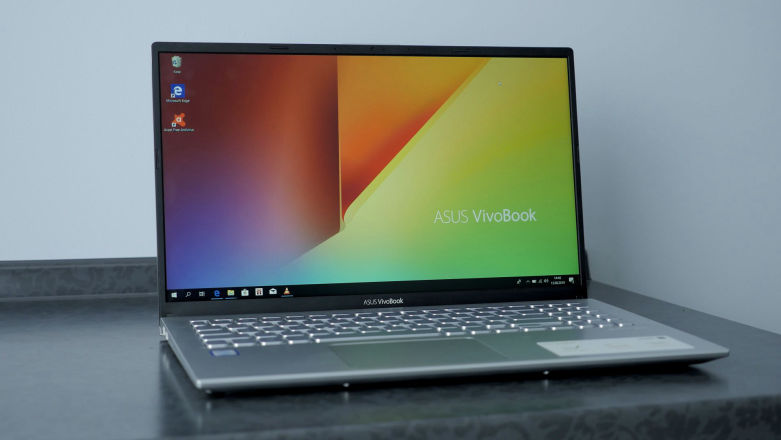 Smukłe ramki nie wystarczą, by ultrabook był świetny. Testujemy Asus VivoBook 15 R564U