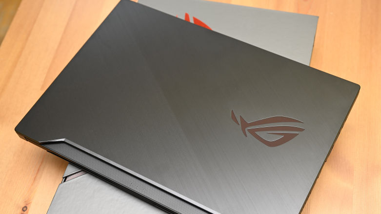 ASUS Zephyrus S GX502 - recenzja. Z początku myślałem, że to 14-calowy laptop