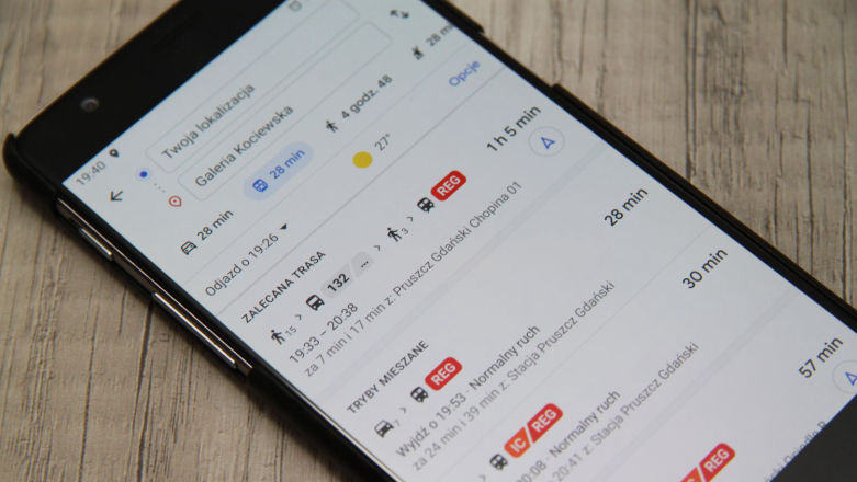 Google zaplanuje podróż z wykorzystaniem hulajnóg i publicznych rowerów