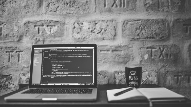 Ze świata IT: jak zostać programistą JavaScript? Co warto wiedzieć?