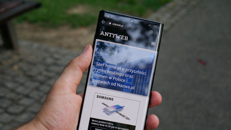 Jak świetne smartfony są niszczone najgorszym oprogramowaniem