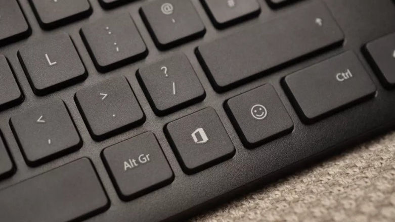 Office i emoji na klawiaturach. Chyba tylko Microsoft wie po co