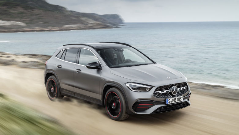Nowy Mercedes GLA debiutuje w internecie, zyskał sporo miejsca w środku