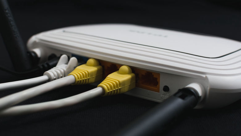 Nowe pakiety internetowo-telewizyjne w UPC. Sprawdźmy oferty pozostałych "kablówek"