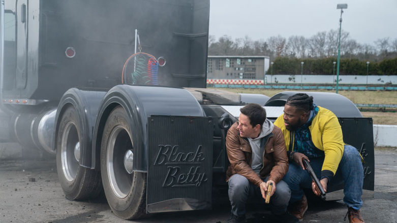 Bilety już macie, więc oglądajcie. "Śledztwo Spensera" wjeżdża na Netflix - recenzja przedpremierowa