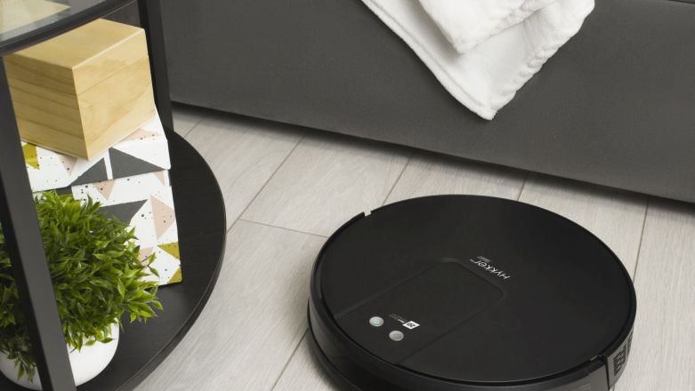 Nowszy, lepszy i odwala całą robotę za mnie. Test odkurzacza z Biedronki Hykker Navi Space z Wi-Fi