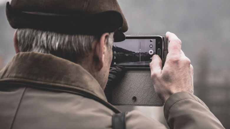 Jaki dobry telefon dla seniora wybrać? Wybór jest ogromny