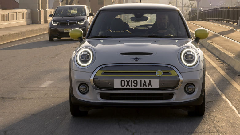 Elektryczne MINI Cooper SE z napędem wprost z BMW i3s. Gokartowa i elektryzująca radość z jazdy?