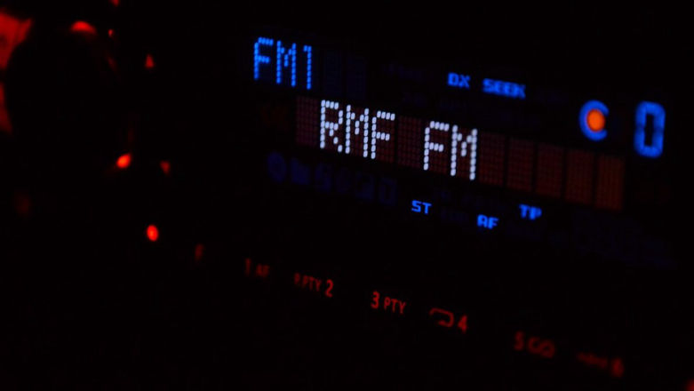 Najpopularniejsze stacje radiowe w największych miastach w Polsce. Jedynka nie łapie się już do pierwszej dziesiątki