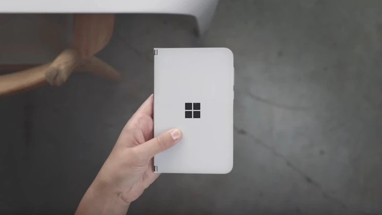 Windows 11 na Surface Duo? Lepiej zainstalować Androida 11