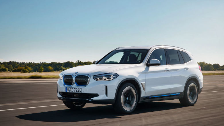 Elektryczne BMW iX3 zadebiutowało, 286 KM i 6,8 sekundy do "setki"