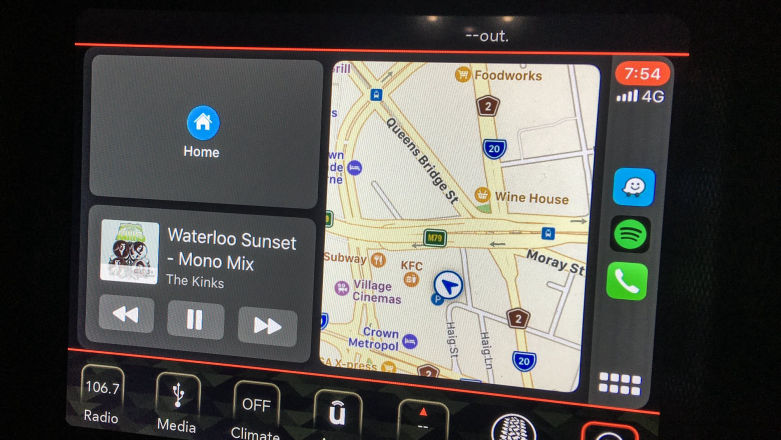 Apple CarPlay chce się mocniej zintegrować z samochodem