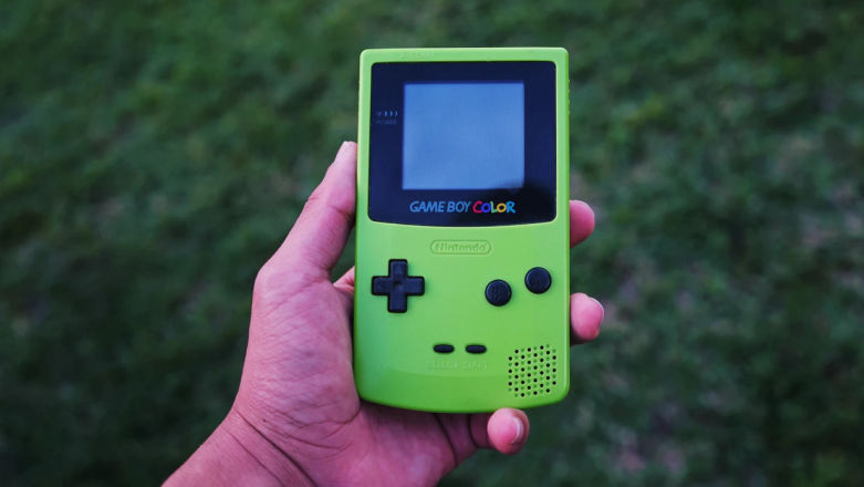 Ten GameBoy może działać wiecznie. Co więcej - został zrobiony w domu