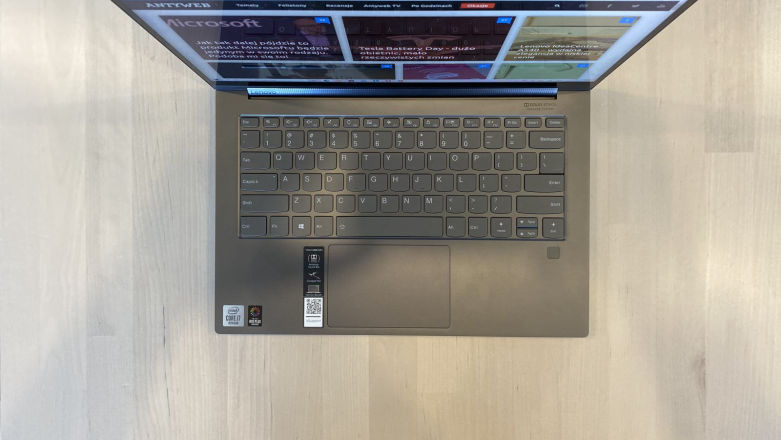 Laptopy 2 w 1 nie mają lekko, ale ten szybko do siebie przekonuje. Lenovo Yoga C940- recenzja