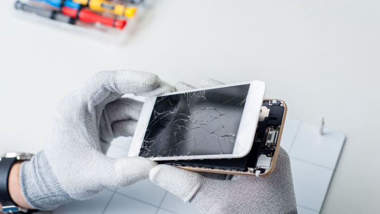 Samonaprawiający się ekran od Apple. Ja poproszę dwa!