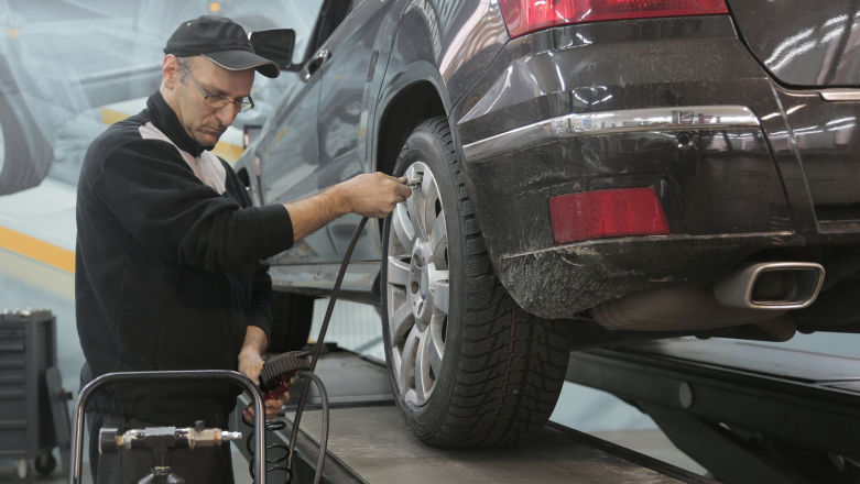 Zmieniają się przeglądy techniczne, diagnosta nie tylko sprawdzi ale też sfotografuje auto