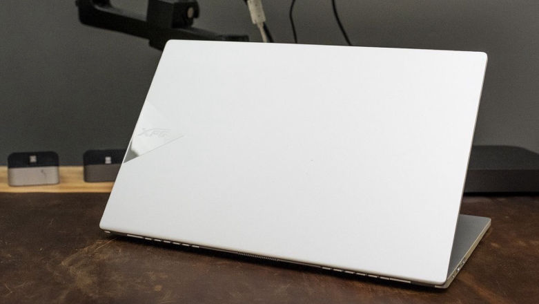 Schizofreniczna strategia Intela, chcą żebyśmy używali ich laptopów, ale o tym nie wiedzieli