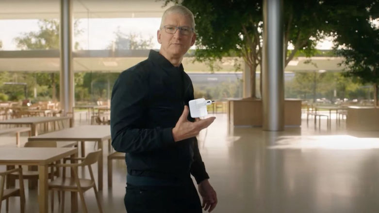 Hipokryzja Apple sięgnęła zenitu. Stara ładowarka niekompatybilna z MagSafe Duo [aktualizacja]