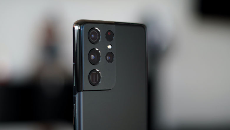 Samsung w topowych wersjach smartfonów będzie oferował prawie tyle samo wsparcia, co Apple w podstawowych