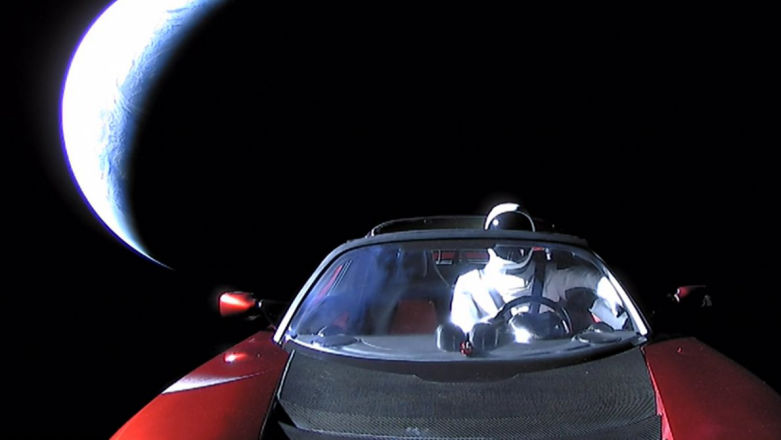 Tesla Roadster się spóźni, ale na pocieszenie dostanie napęd rakietowy