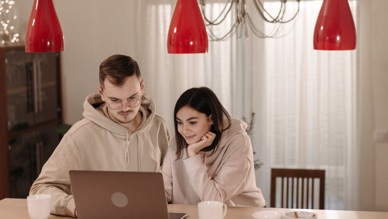 Kupujesz lub sprzedajesz w Internecie?  Poznaj mechanizmy stosowane przez oszustów i nie daj się nabrać!