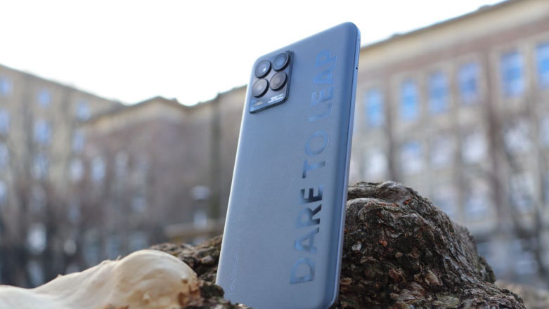 Dziś biorąc smartfon do ręki, na pierwszy rzut oka nie odróżnisz średniaka od flagowca