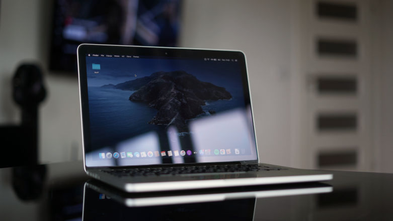 MacBook Pro 13 po 6 latach wciąż działa i cały czas z niego korzystam