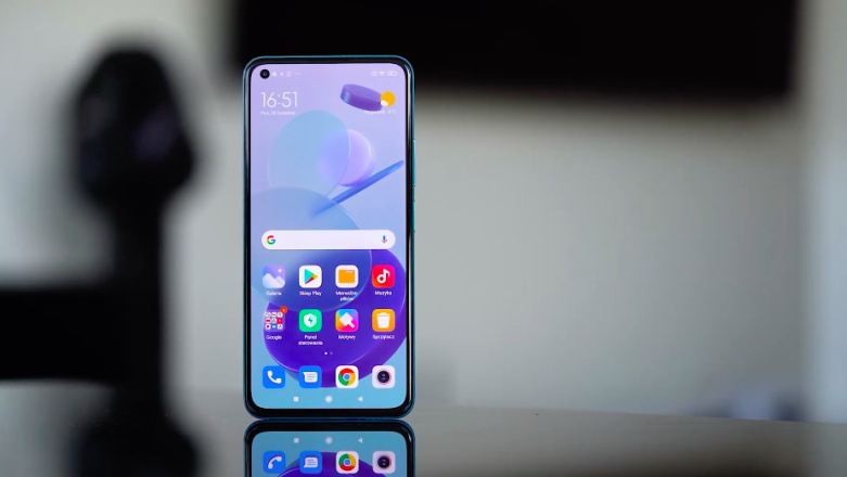 Cena Xiaomi Mi 11 Lite 5G w Play. W Orange Mi 10 Lite 5G prawie połowę tańszy