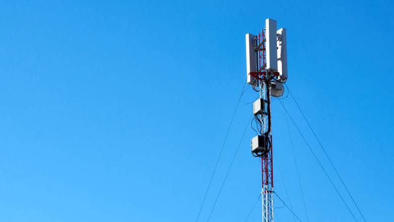 Parafia Mrągowo dezinformuje o 5G w intencjach. Zdecydowana reakcja archidiecezji