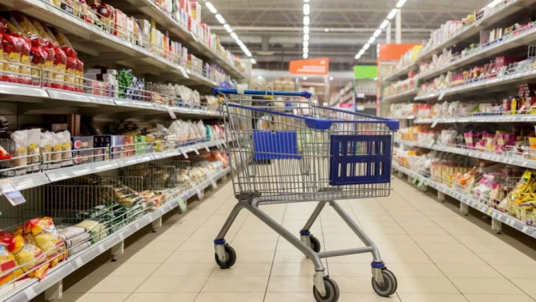 Polski rząd za zaostrzeniem zakazu handlu w niedziele. Polacy wybierają kompromis