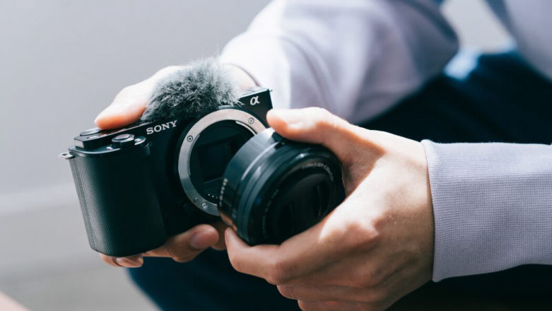 Sony pokazało nowy, mały i lekki aparat dla videoblogerów ZV-E10