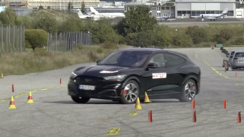 Elektryczny Ford Mustang jak Mercedes A-klasse, nie przeszedł testu łosia